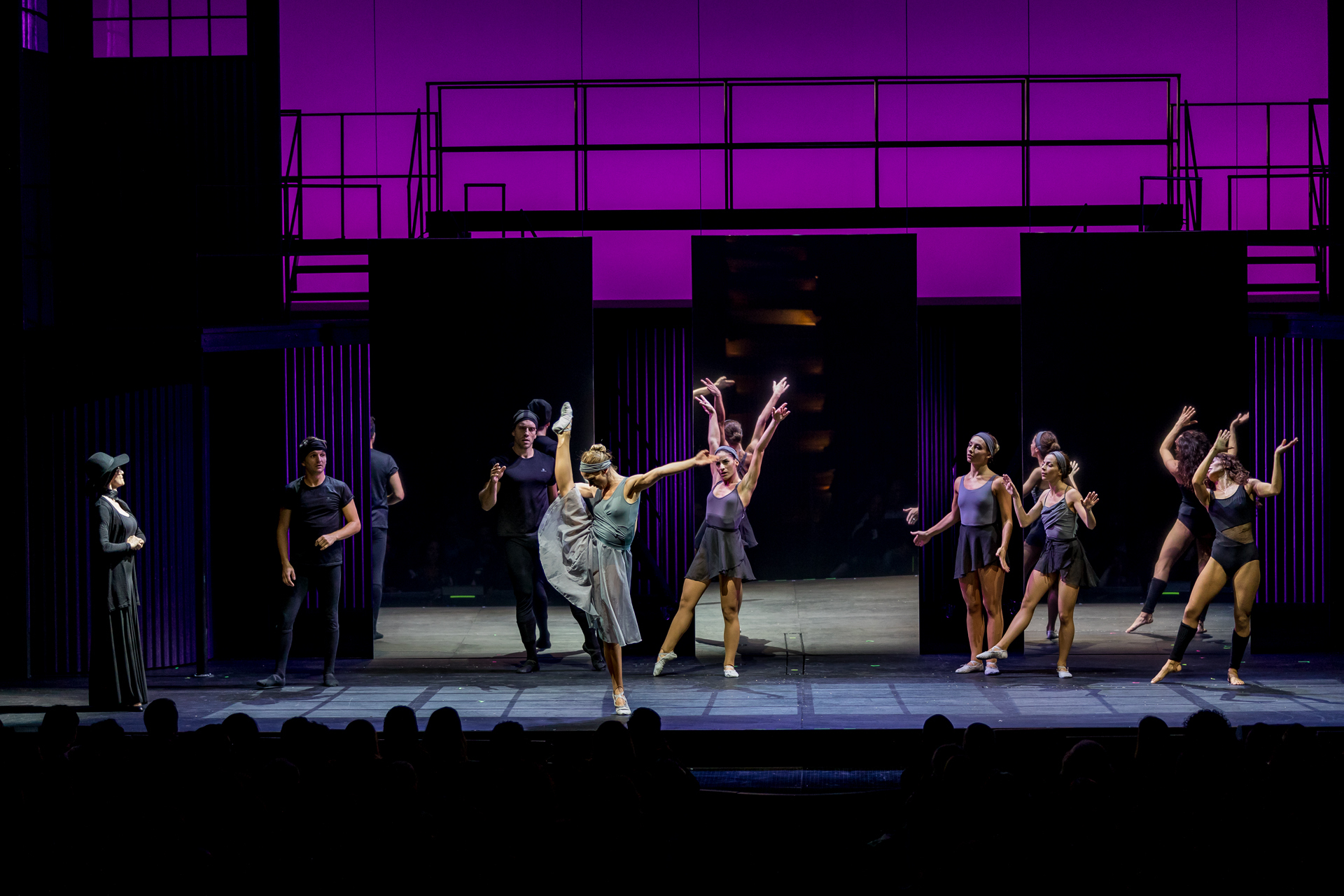 2017_10_05_Flashdance_©FromStage_213046_5D4A0101
